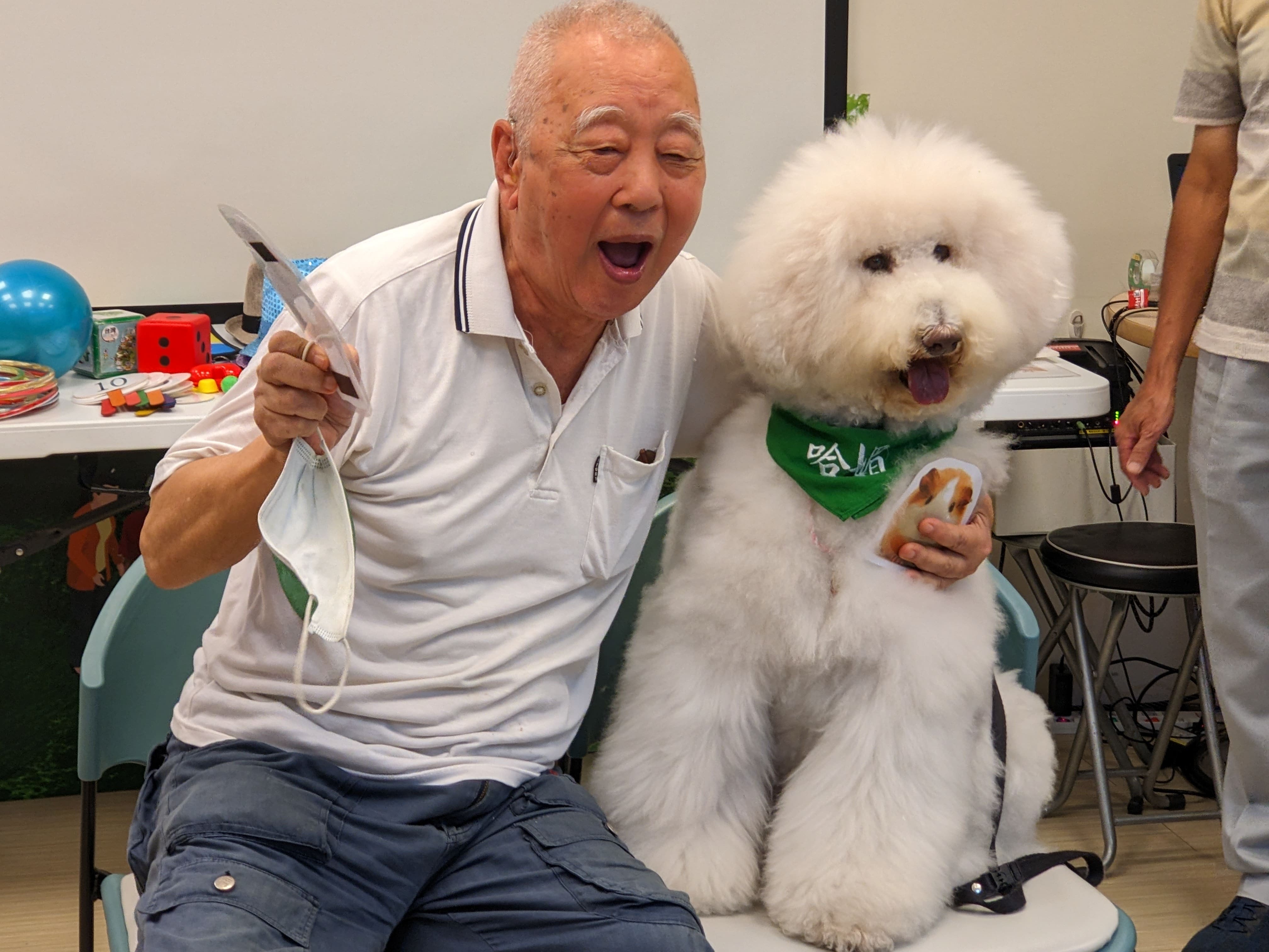 莊爺爺與治療犬